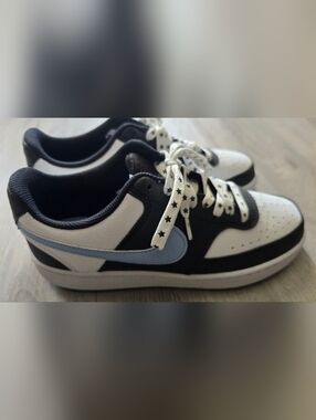 WOMENS Court Vision Low Top Blue And White Sneakers 7.5 Size